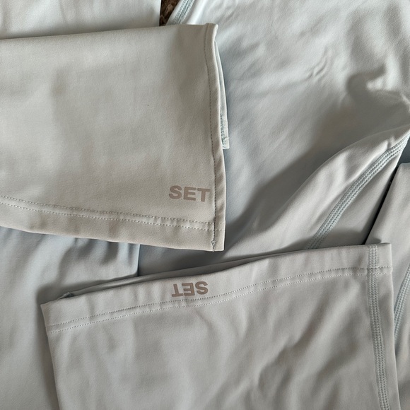 Set- SET ACTIVE - Picture 3 of 5